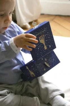 Trousselier Objets Déco Enfant Boite à Musique Sophie La Girafe Milky Way -Luminaires enfant Soldes boite a musique sophie la girafe milky way 5