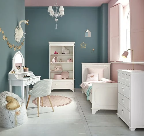 Maisons Du Monde Suspensions Enfant Lustre En Métal Blanc Effet Vieilli Et Pompon Cœur 2 Maisons Du Monde Suspensions Enfant Lustre En Métal Blanc Effet Vieilli Et Pompon Cœur – Image 2