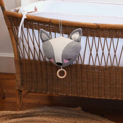 Sevira Kids Luminaires Enfant Peluche Musicale à Suspendre En Tricot, Renard 2 Sevira Kids Luminaires Enfant Peluche Musicale à Suspendre En Tricot, Renard – Image 2